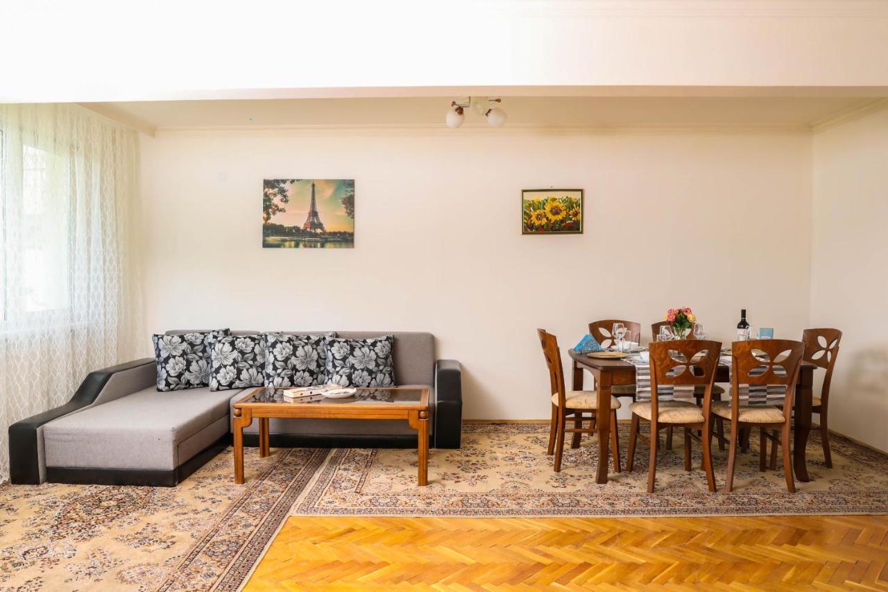 Krichim Apartments,Three-Bedroom, Large Apartment, Top Center Sofia Eksteriør bilde